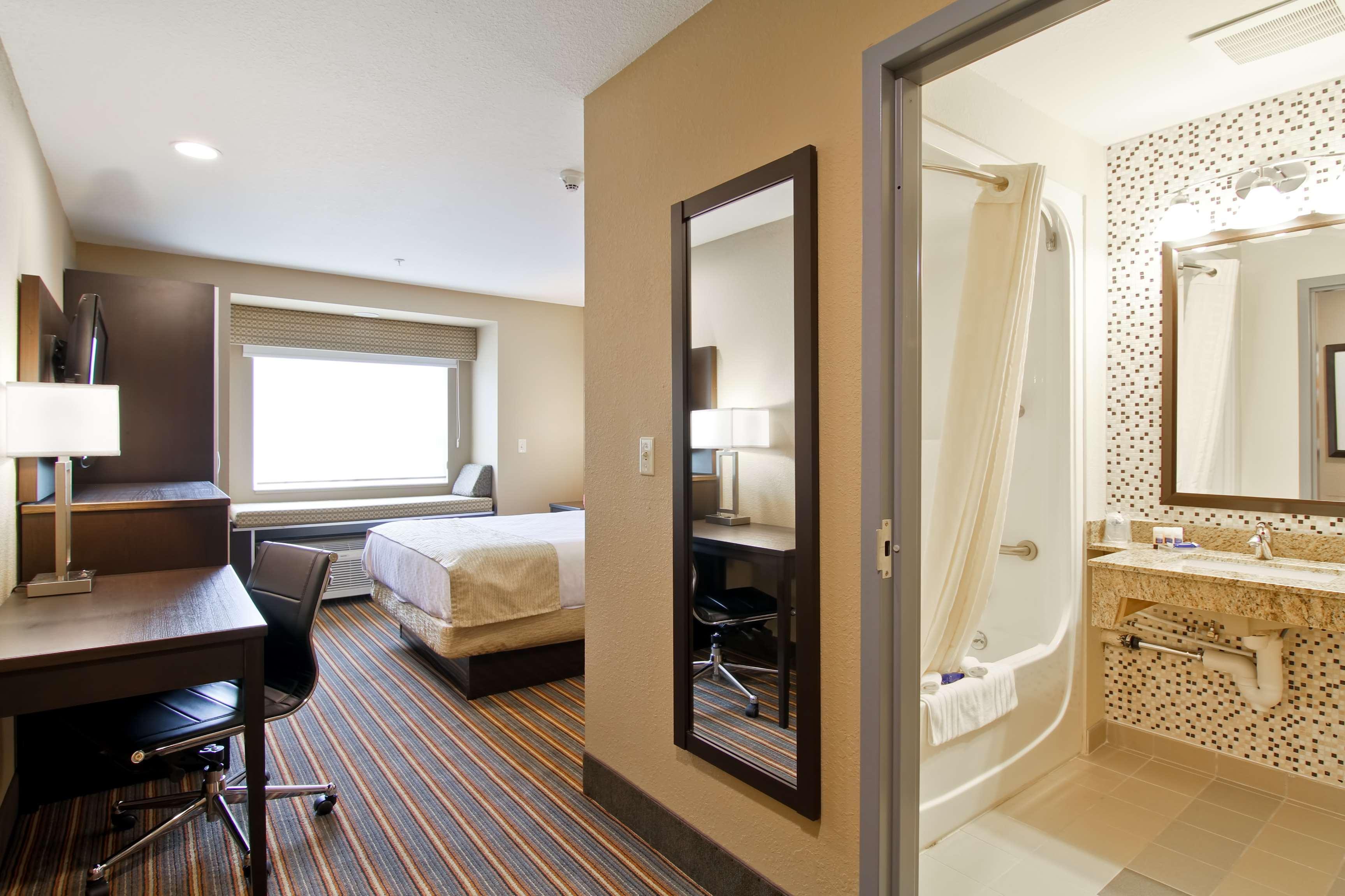 Best Western Plus Woodstock Inn & Suites Εξωτερικό φωτογραφία