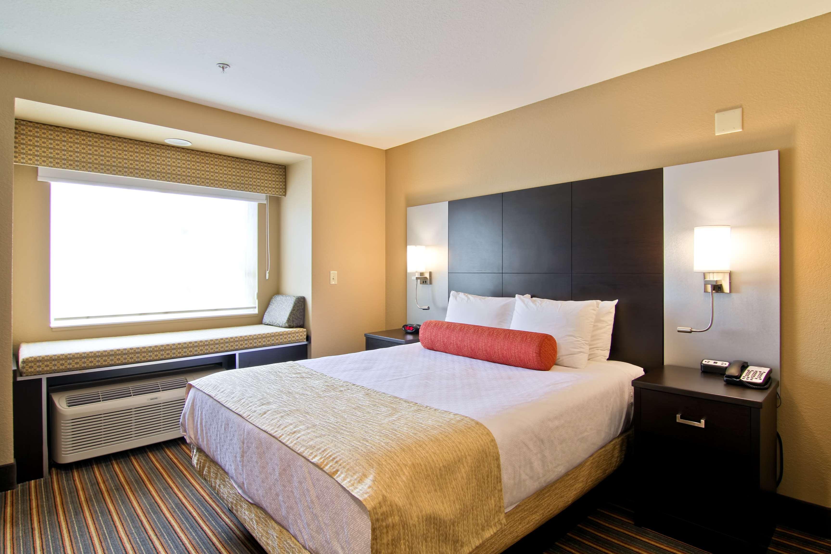 Best Western Plus Woodstock Inn & Suites Εξωτερικό φωτογραφία