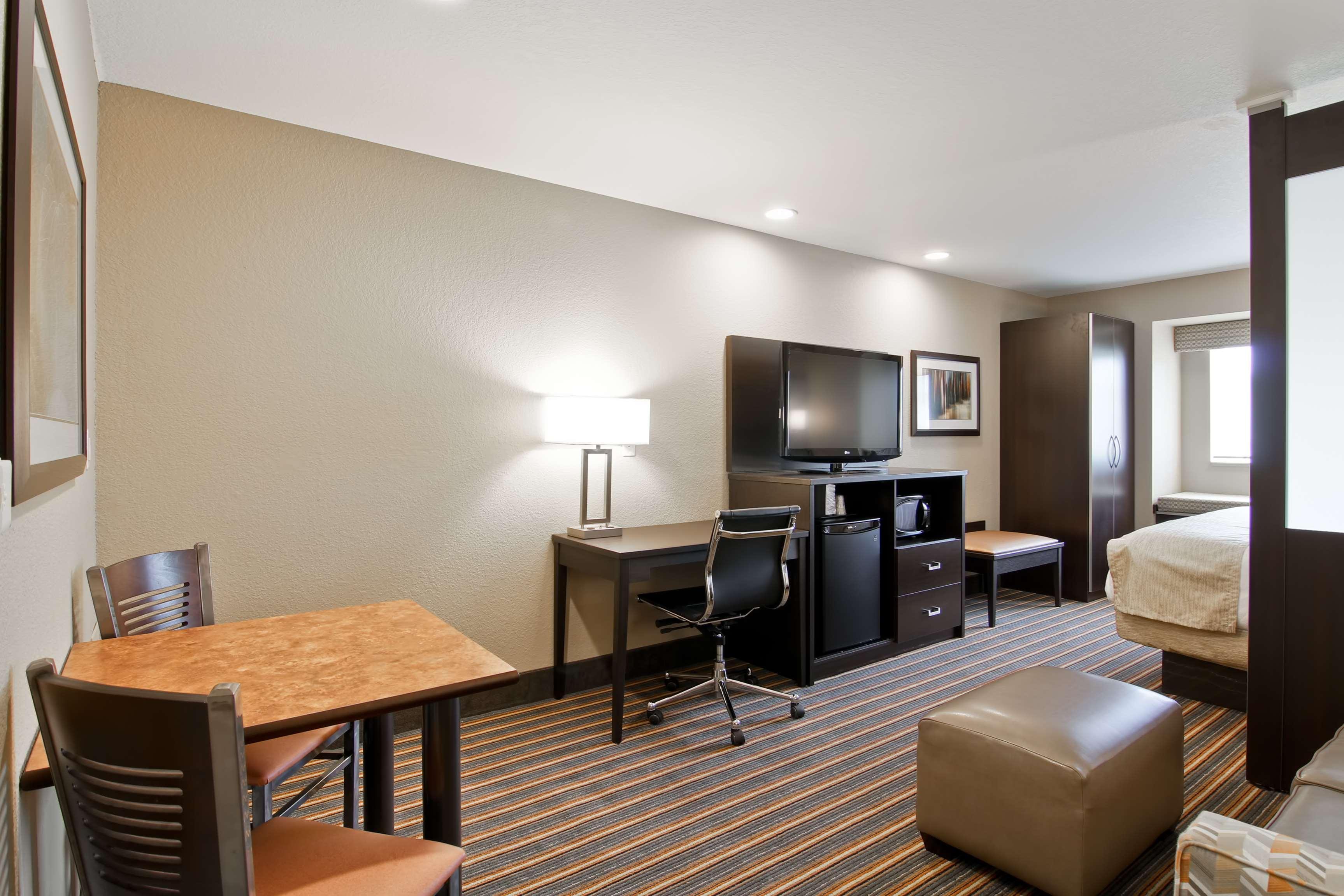 Best Western Plus Woodstock Inn & Suites Εξωτερικό φωτογραφία