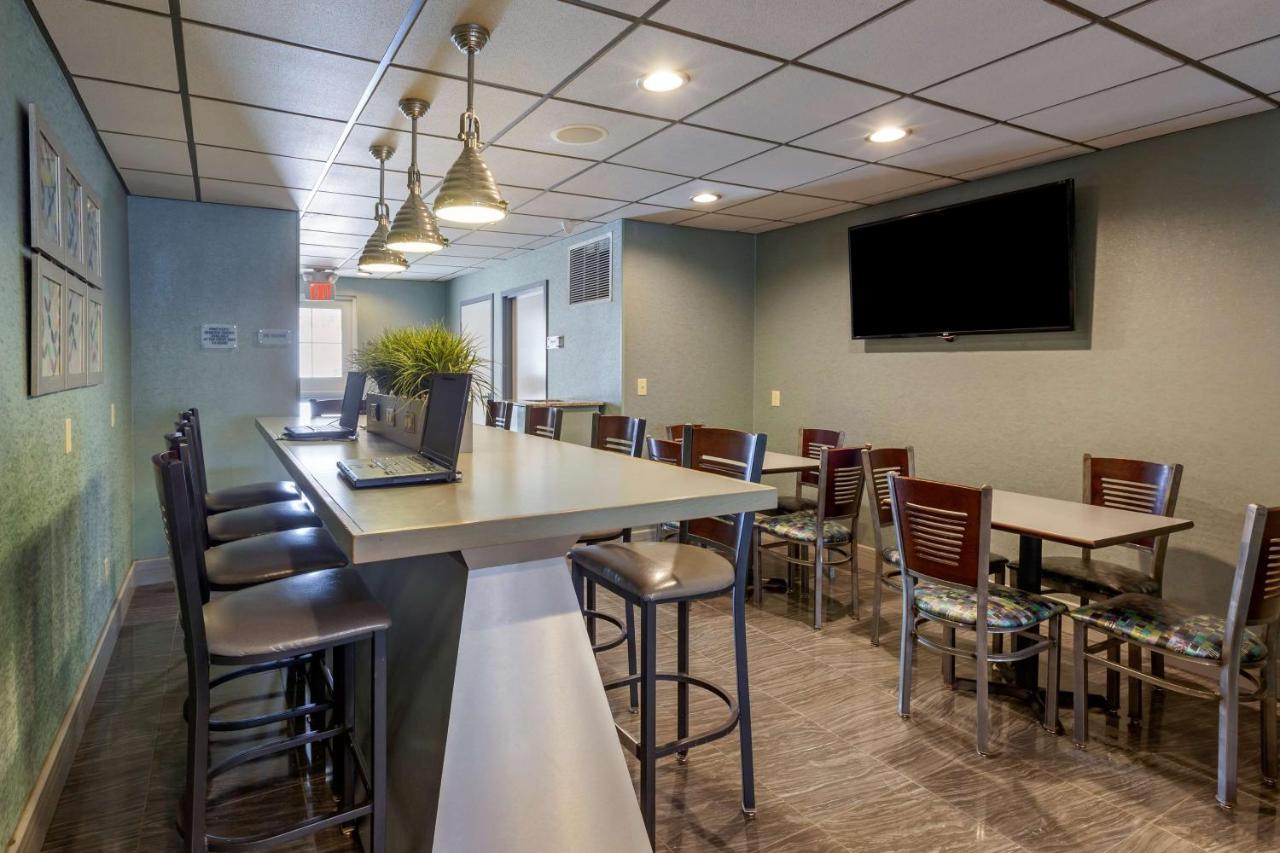 Best Western Plus Woodstock Inn & Suites Εξωτερικό φωτογραφία