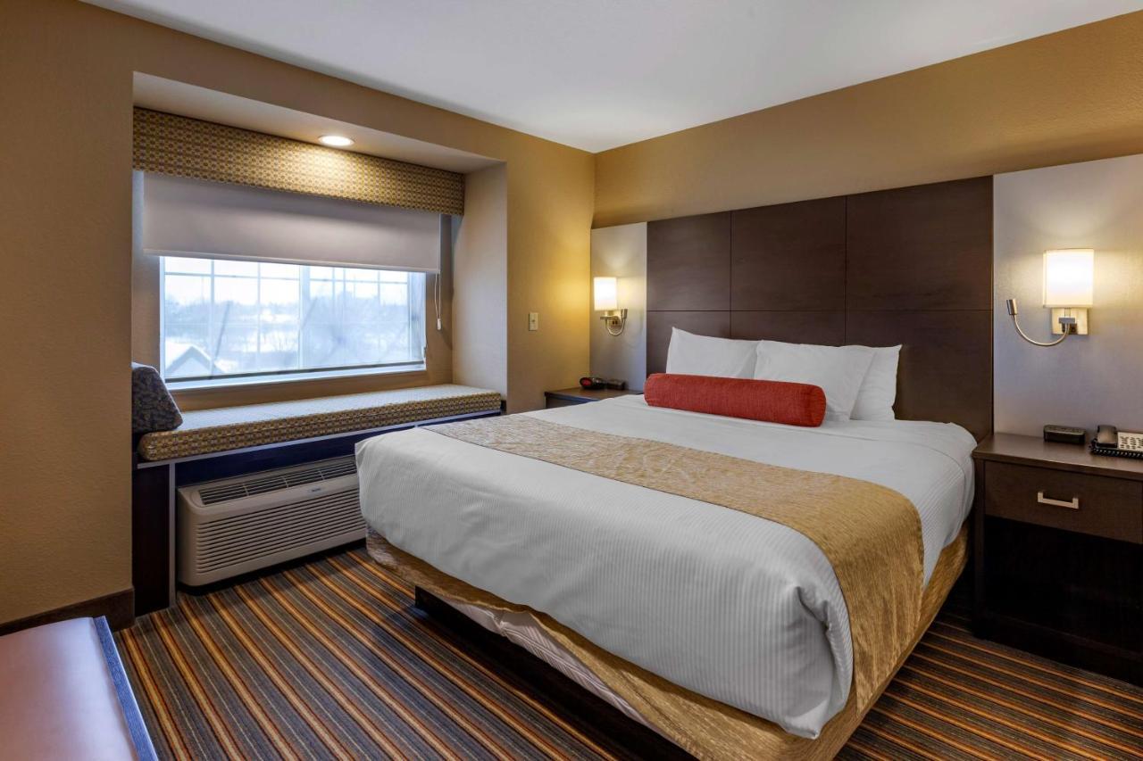 Best Western Plus Woodstock Inn & Suites Εξωτερικό φωτογραφία