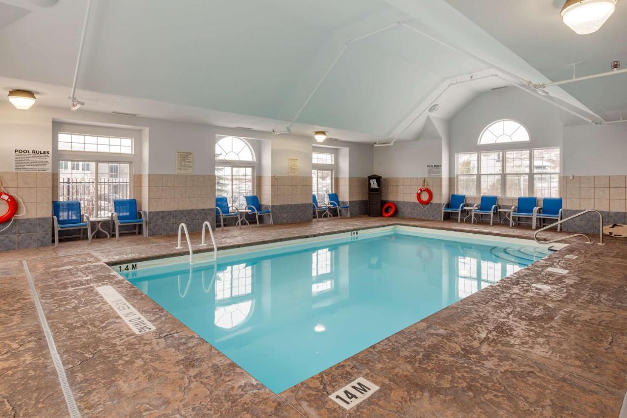 Best Western Plus Woodstock Inn & Suites Εξωτερικό φωτογραφία