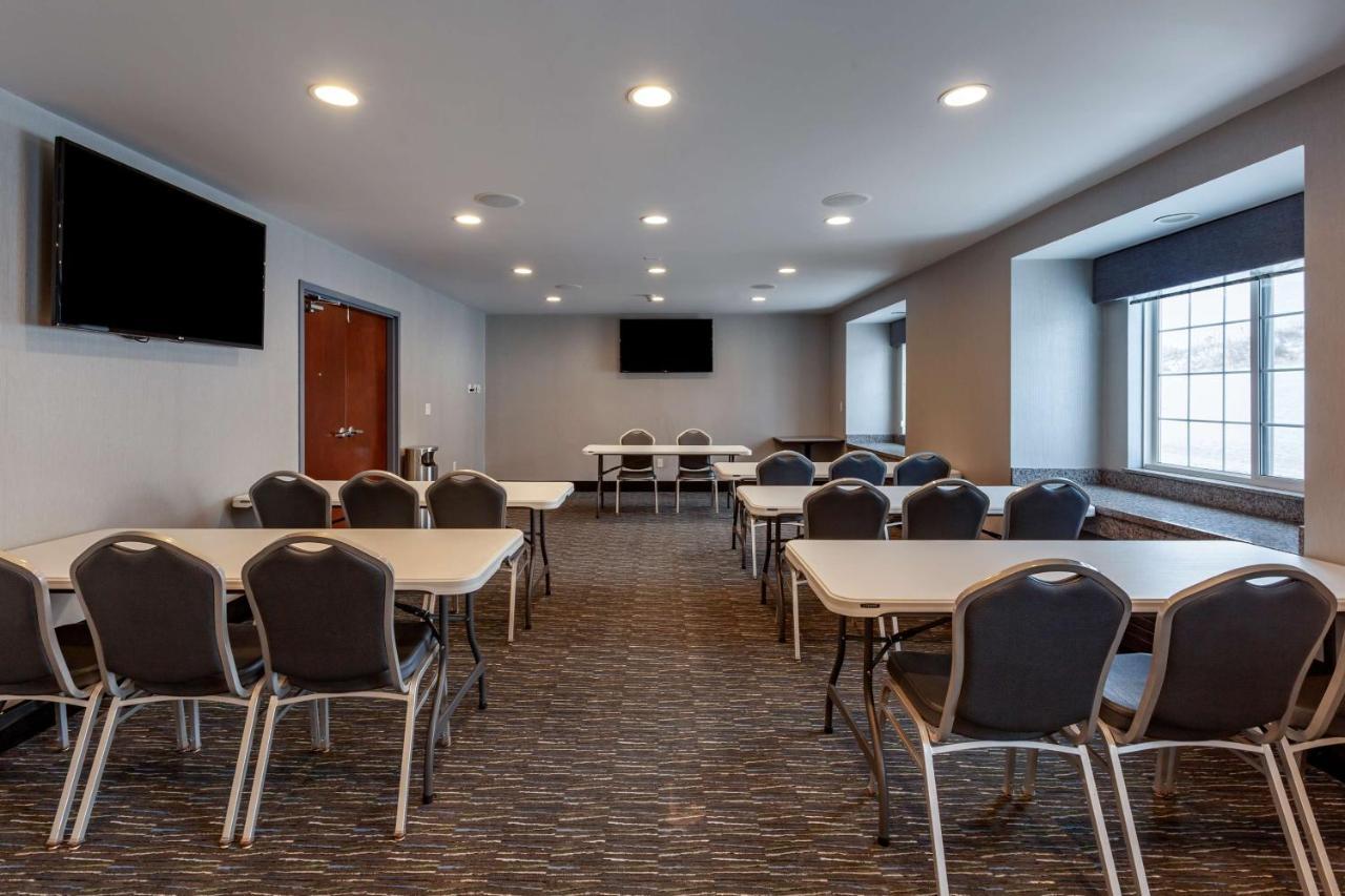 Best Western Plus Woodstock Inn & Suites Εξωτερικό φωτογραφία