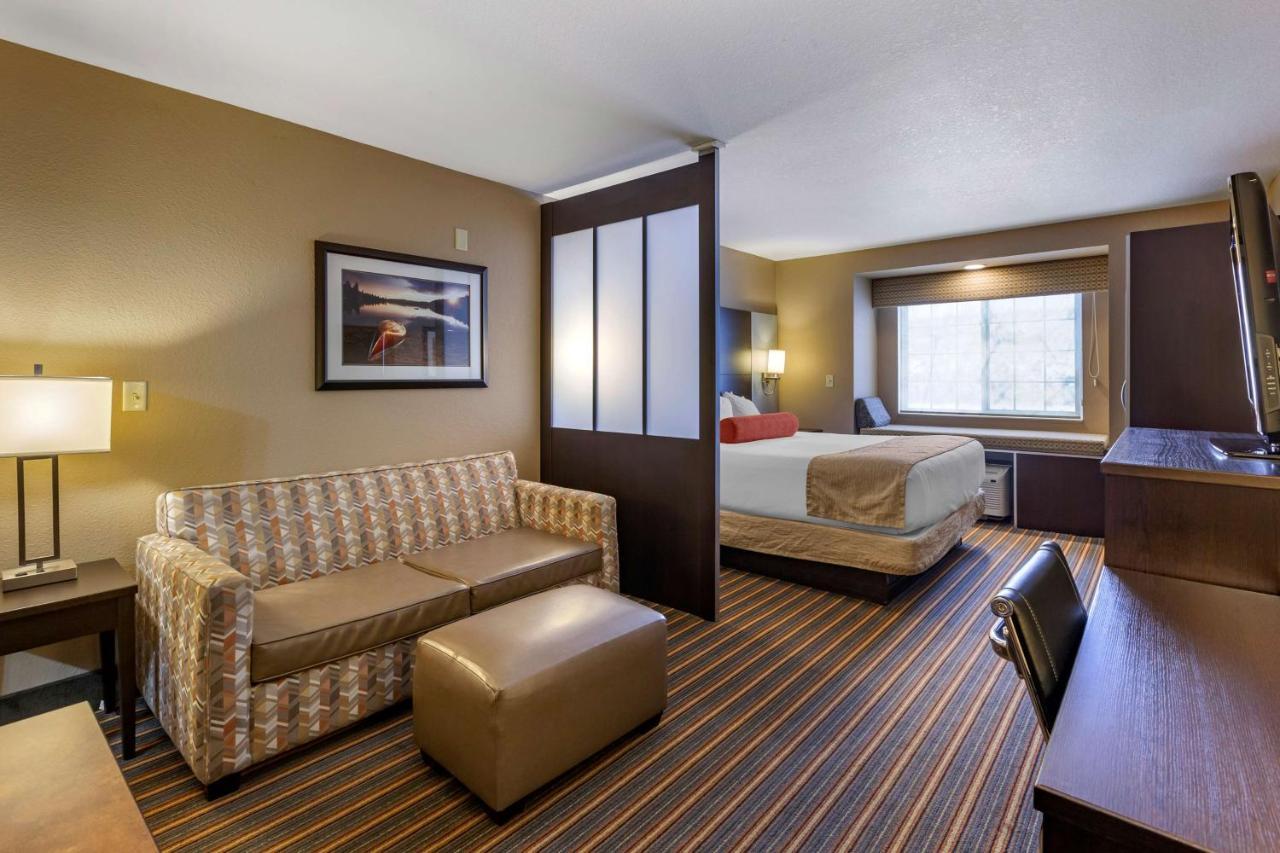 Best Western Plus Woodstock Inn & Suites Εξωτερικό φωτογραφία