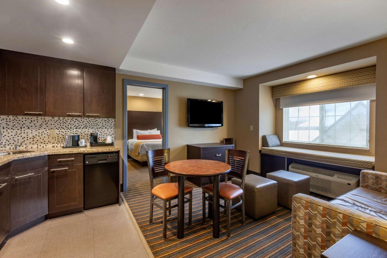 Best Western Plus Woodstock Inn & Suites Εξωτερικό φωτογραφία