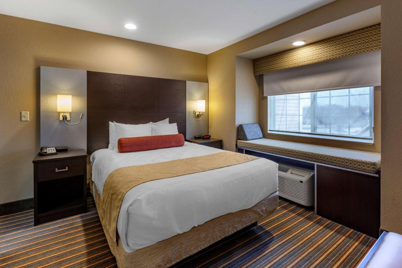 Best Western Plus Woodstock Inn & Suites Εξωτερικό φωτογραφία