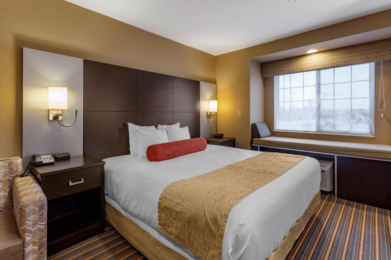 Best Western Plus Woodstock Inn & Suites Εξωτερικό φωτογραφία
