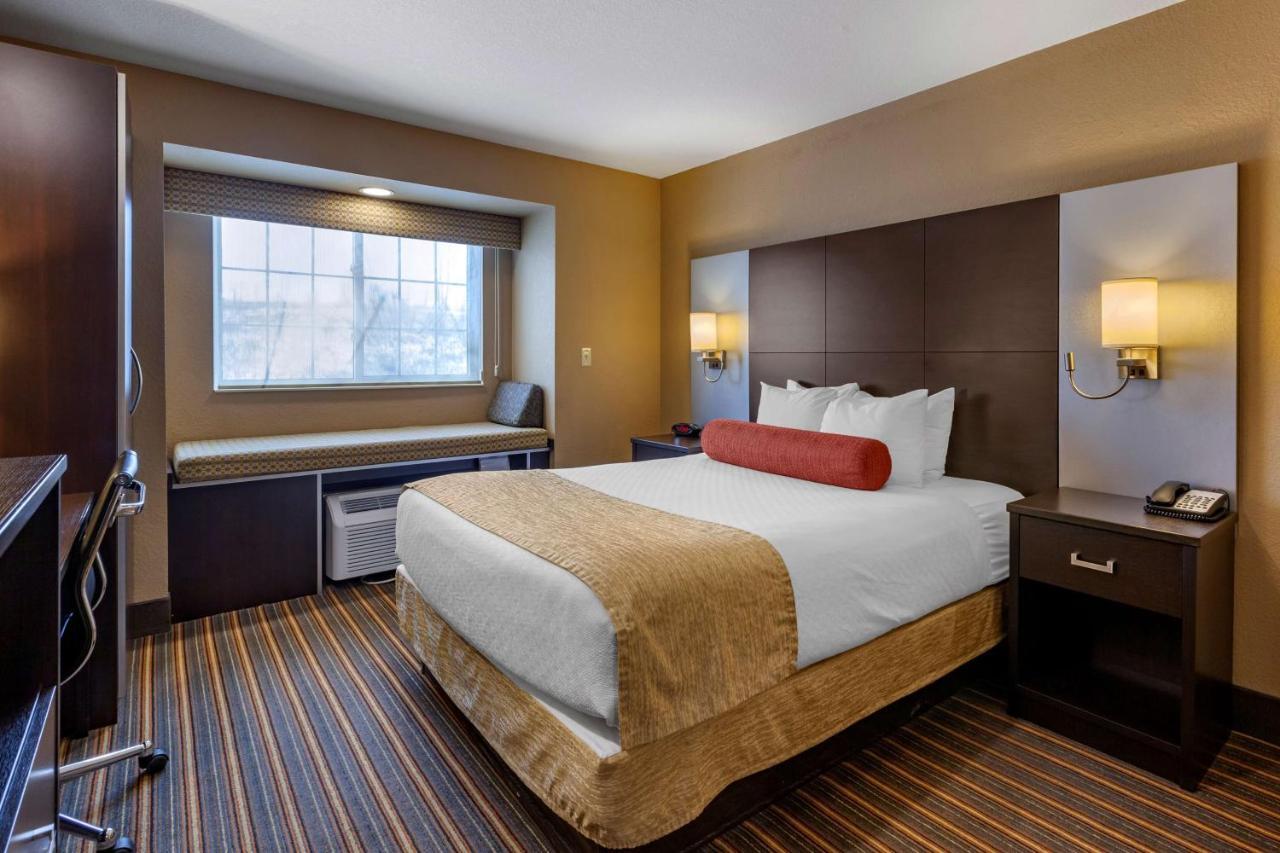 Best Western Plus Woodstock Inn & Suites Εξωτερικό φωτογραφία