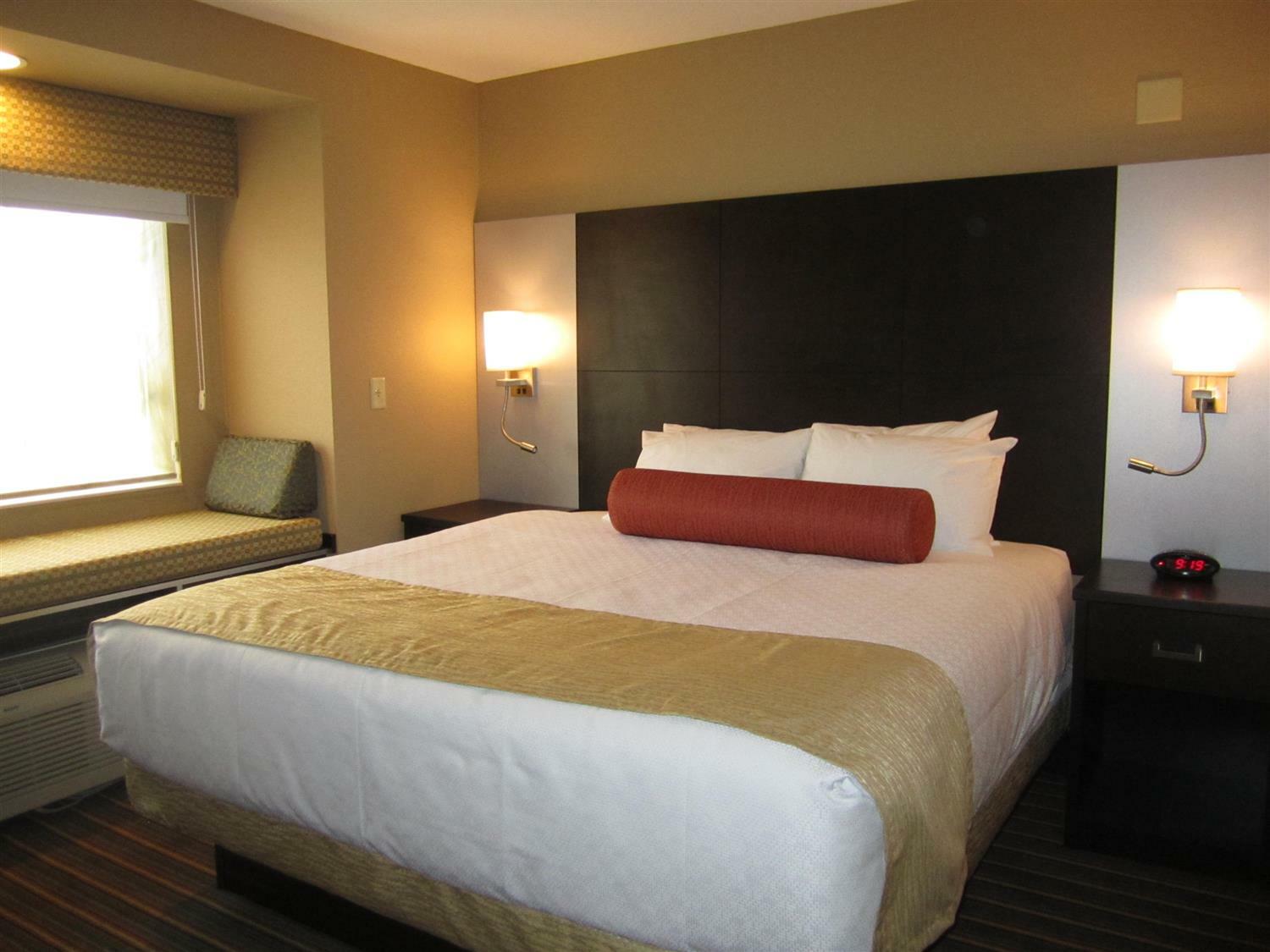 Best Western Plus Woodstock Inn & Suites Εξωτερικό φωτογραφία